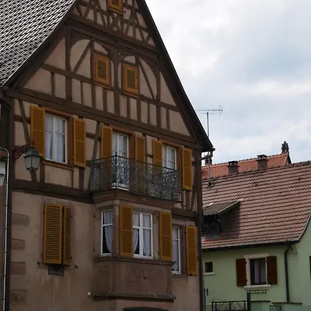 Les - La Cour St Fulrad Bed & Breakfast *