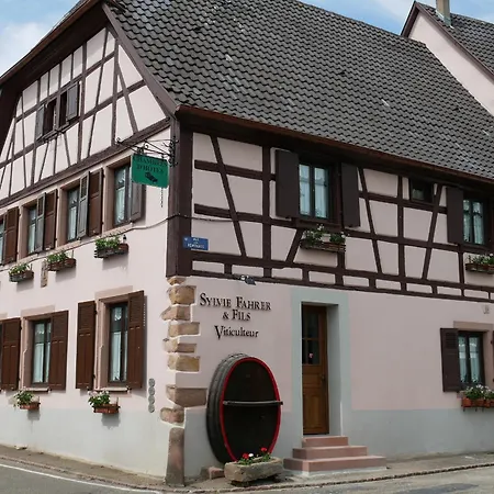 Les - La Cour St Fulrad Bed & Breakfast *