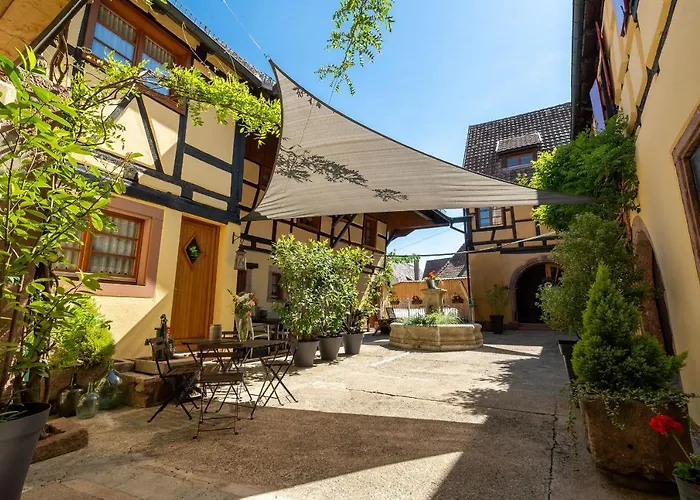 فندق مبيت وإفطار Les - La Cour St Fulrad 3*