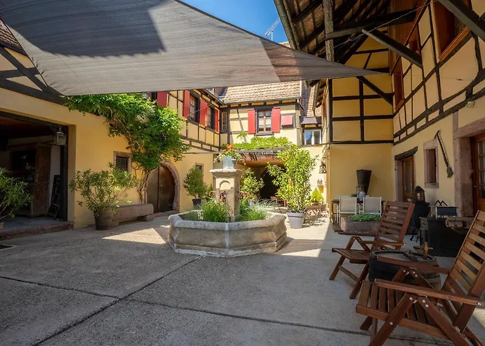 Les - La Cour St Fulrad فندق مبيت وإفطار سانت هيبوليت